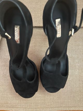 Zapatos de fiesta Guess negros