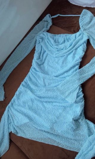 Vestido azul con pedrería