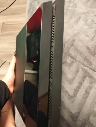 PS4 (PlayStation 4) + 2 Giochi