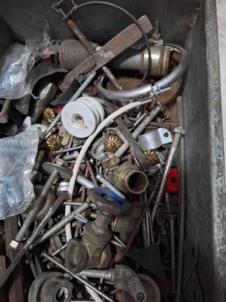 Lote de herramientas y piezas varias