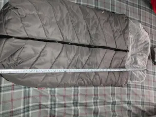 Saco de bebé calentito gris para carro