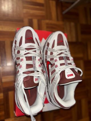 Nike P6000 rojas y grises