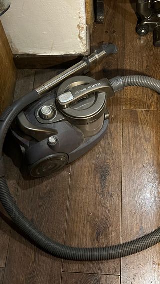 Aspiradora Taurus Civic 2500