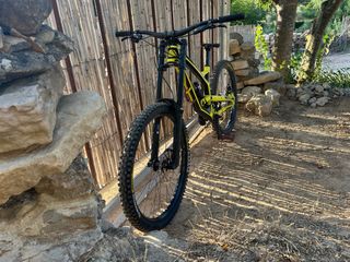 YT Tues Bicicleta Descenso