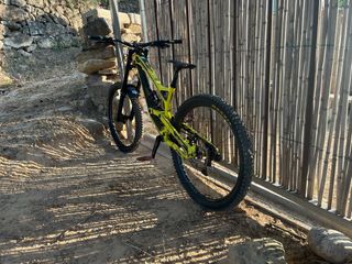 YT Tues Bicicleta Descenso