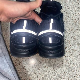 Zapatillas local b22 Negras y Grises