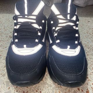 Zapatillas local b22 Negras y Grises