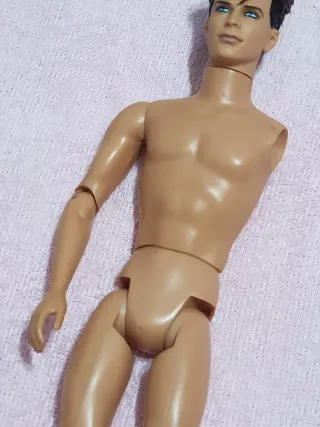 Muñeco Ken James Bond Barbie