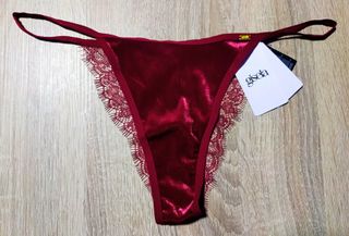 Braguita brasileña terciopelo roja