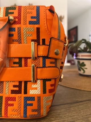 Nuovo borsello da donna. Accessori.