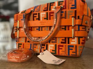 Nuovo borsello da donna. Accessori.