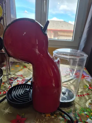 Cafetera Dolce Gusto Roja