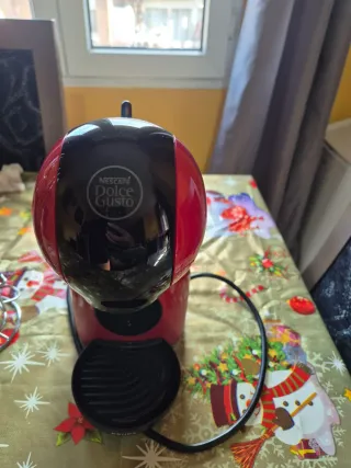 Cafetera Dolce Gusto Roja