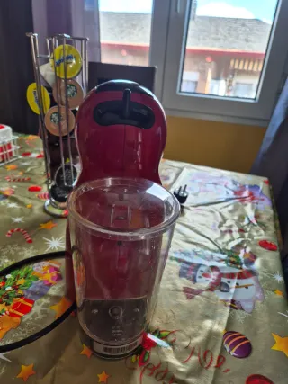 Cafetera Dolce Gusto Roja