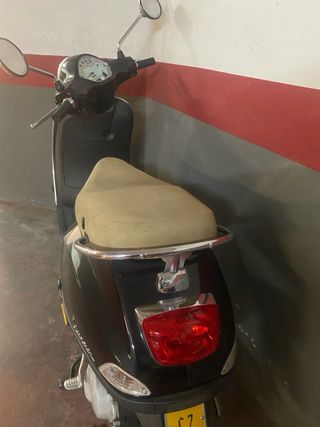Vespa LX 50 Negra.ITV hasta 24/08/2026. 10.276 Km