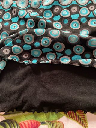 Camiseta estampada azul y turquesa