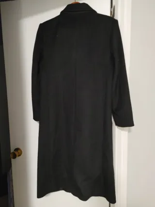 Abrigo negro Stradivarius