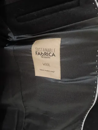 Abrigo negro Zara