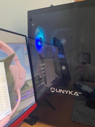 Torre Gaming AMD Radeon Vega 8