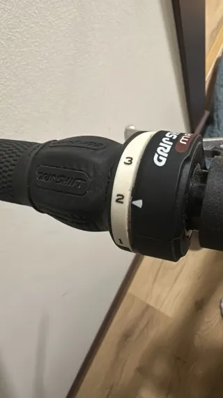 Bicicleta montaña blanca y rosa fucsia ,es una S