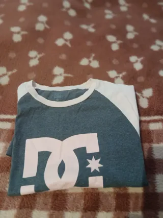 Camiseta DC Shoes Gris y Rosa