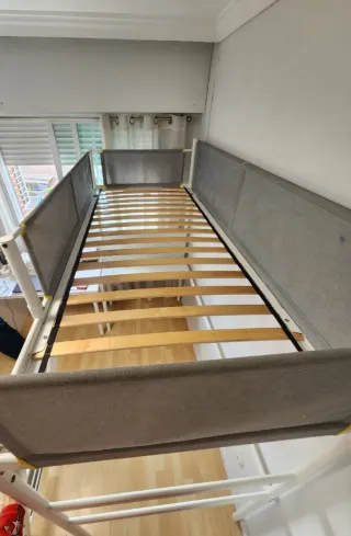 Litera Ikea Vitval con escritorio