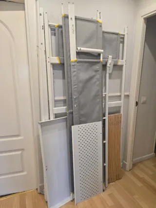 Litera Ikea Vitval con escritorio