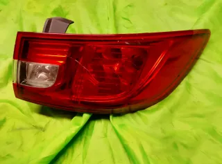 Piloto trasero Clio 4