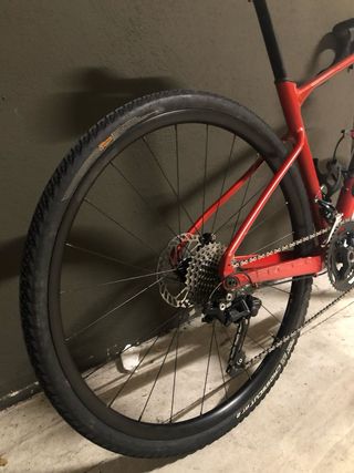 Bicicleta Gravel Giant Revolt 1 (2023)