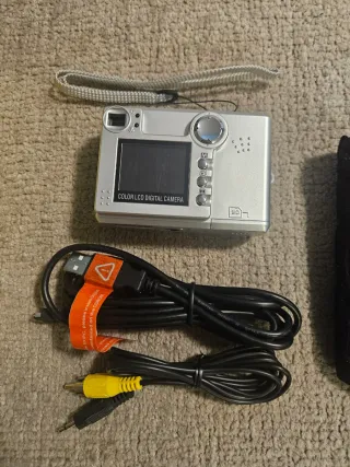 Cámara Digital 4M Plata