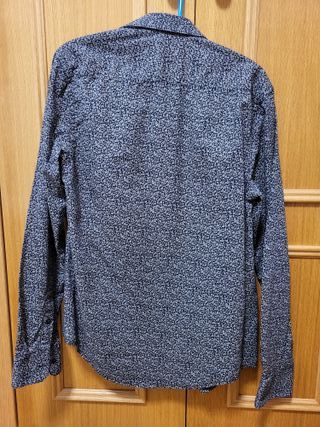 Camisa. Estampada. ZARA