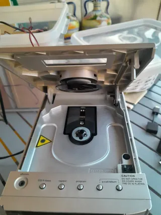 Cadena Kenwood RXD-M47WM CD/Radio, Casette y altav