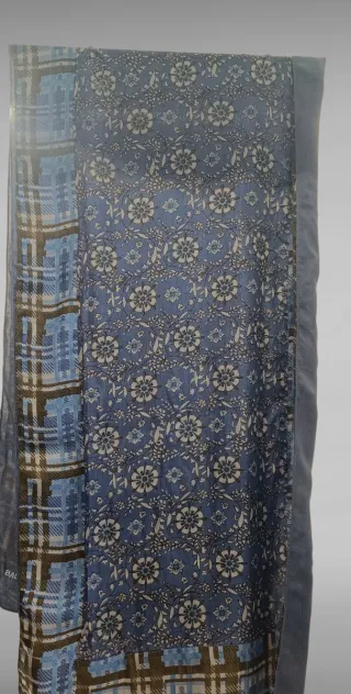 Chal tipo pañuelo de seda