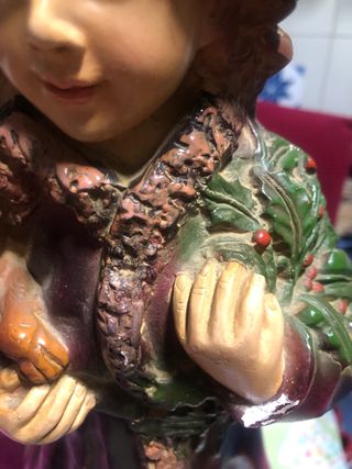 Figura niña con perro