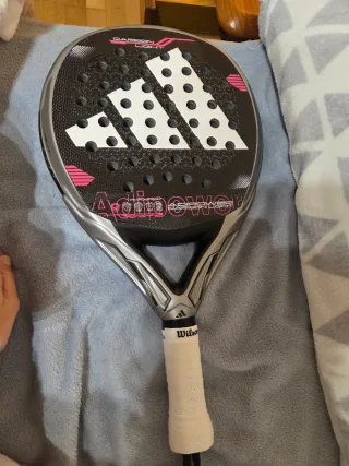 Pala adidas carbón ligh 2025