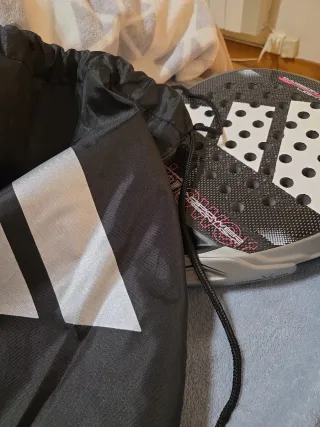 Pala adidas carbón ligh 2025