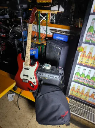Fender Stratocaster - Hecha en China