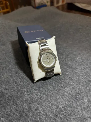 Reloj Casio Edifice Esfera blanca de acero