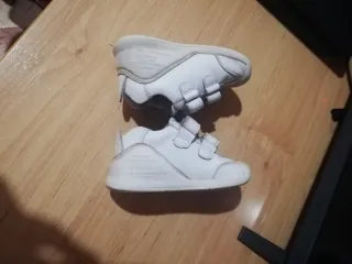 Deportivas Biomecanics Blancas Velcro