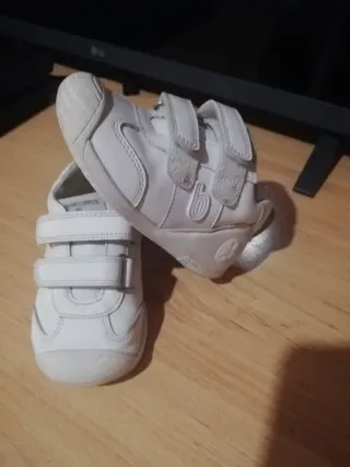Deportivas Biomecanics Blancas Velcro