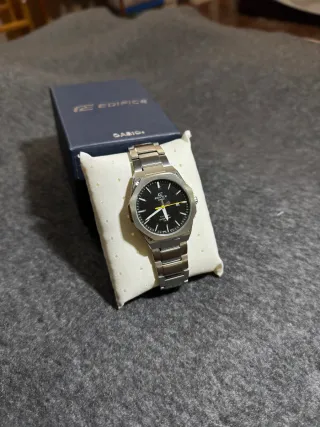 Reloj Casio Edifice de acero con dial negro