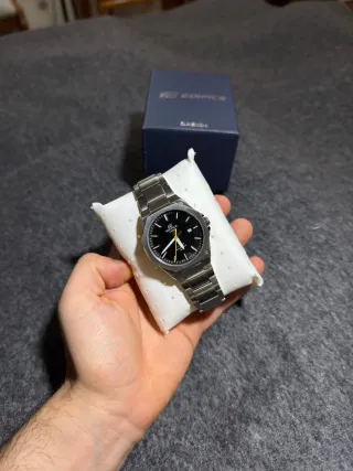 Reloj Casio Edifice de acero con dial negro