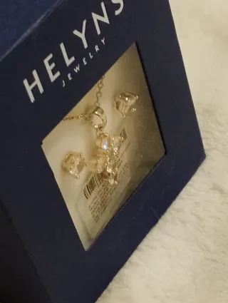 Orecchini e crocetta