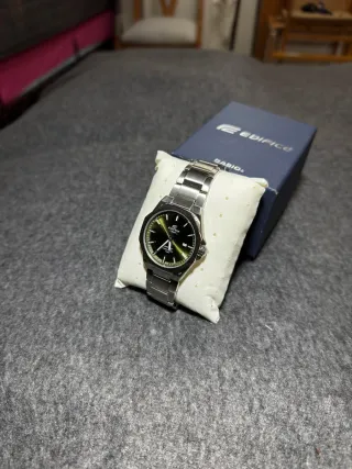 Reloj Casio Edifice Esfera Verde Correa de acero
