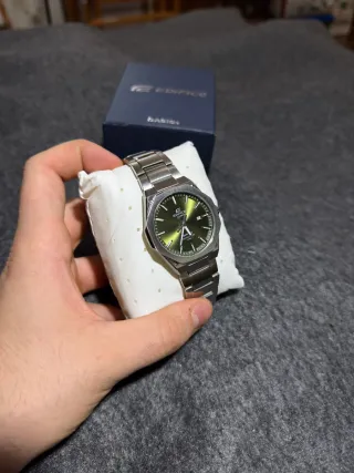Reloj Casio Edifice Esfera Verde Correa de acero