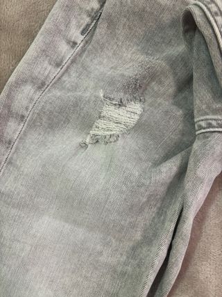 Pantalón Zara Gris Roto Talla 40