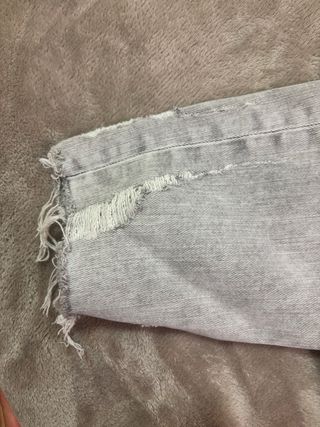 Pantalón Zara Gris Roto Talla 40
