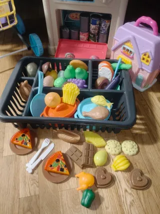 Cocinita de juguete con accesorios