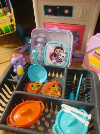 Cocinita de juguete con accesorios