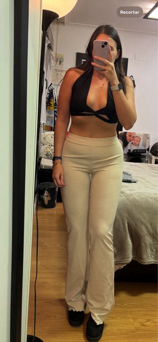 Pantalones flare beige